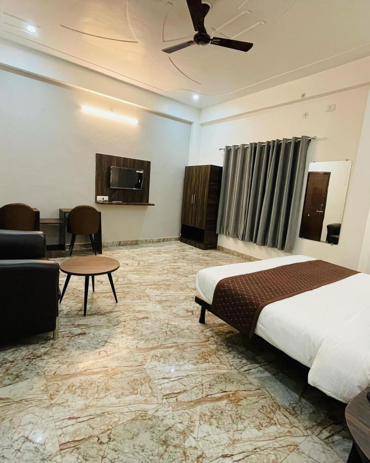 Hotel Sangam View Allāhābād Junction Dış mekan fotoğraf